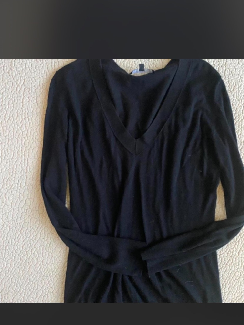 Women's Black V-Neck Long Sleeve Tee